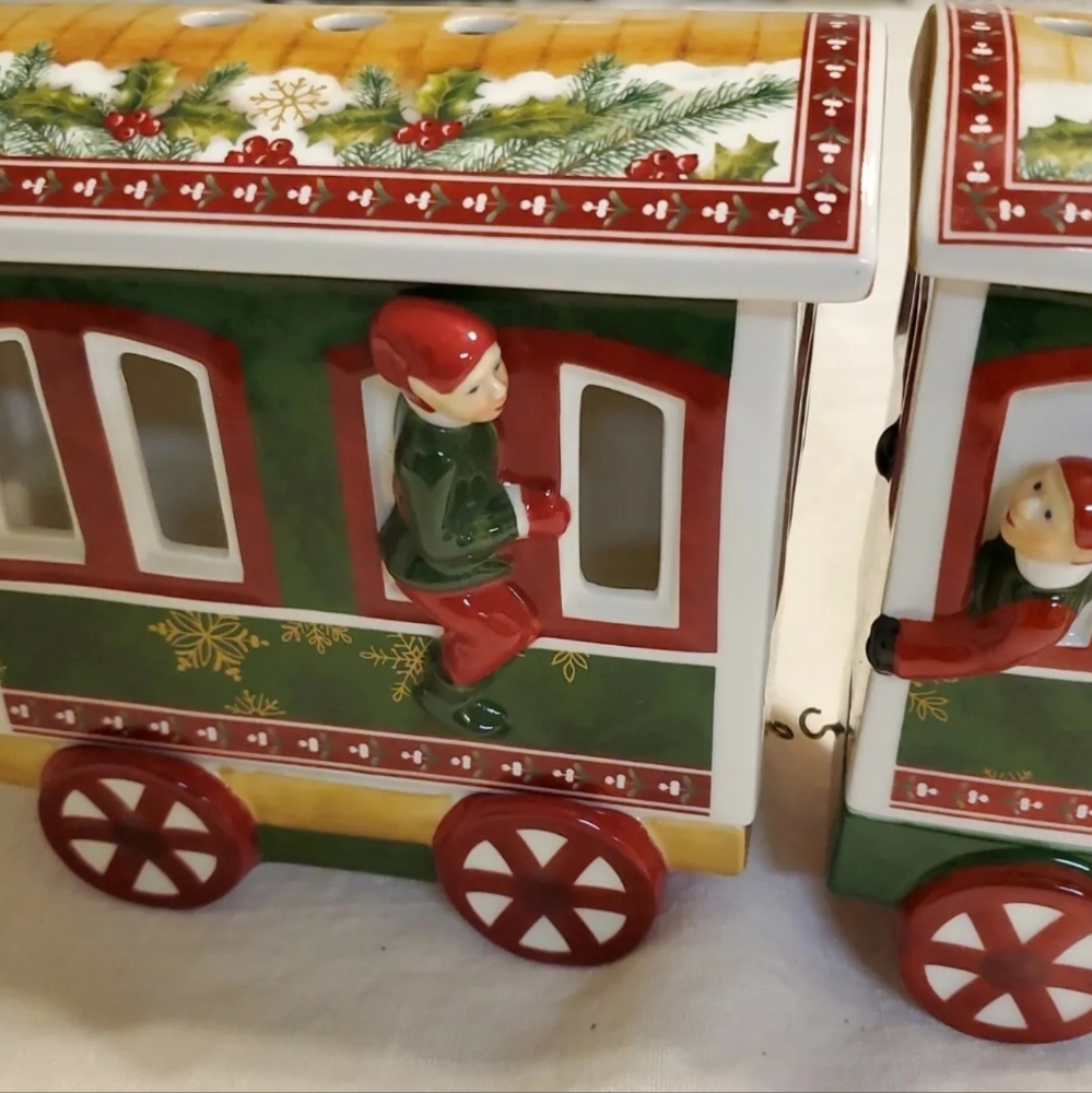 Villeroy & Boch Christmas Train North Pole Express 2 Piece Train Tea Light - Picture 9 of 9